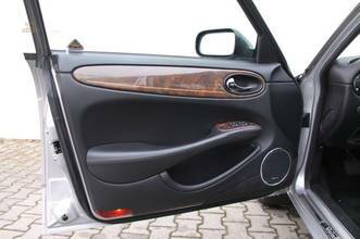 Thumbnail von Jaguar Daimler V8 version longue 3 ans de garantie