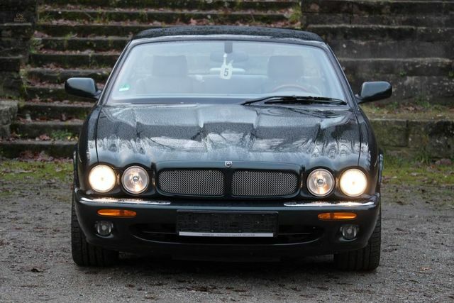 Jaguar XJR parfaitement entretenu avec 3 ans de garantie