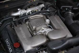 Thumbnail von Jaguar XJR muy bien cuidado con 3 años de garantía