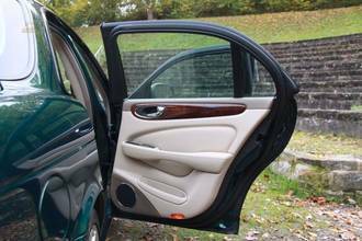 Thumbnail von Jaguar velmi udržovaný XJR s 3letou zárukou