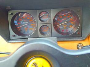 Thumbnail von Ferrari 412i - Modèle suisse avec boîte de vitesses manuelle à 5 rapports