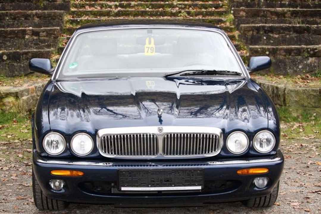 Jaguar XJ 4.0 Sovereign 3 Years Warranty