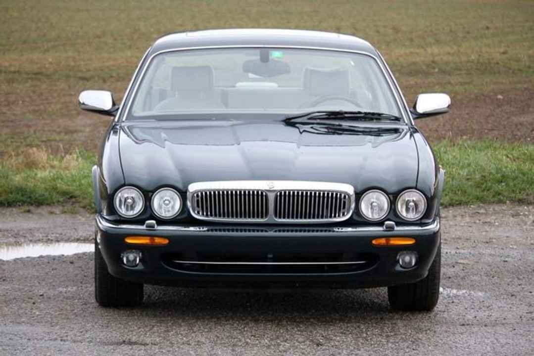 Jaguar Daimler V8 Long Version 3 Years Warranty