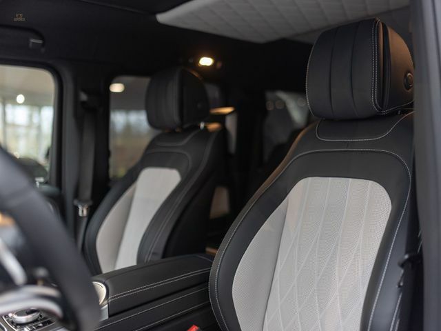 Thumbnail von Mercedes-Benz G 500 Final Edition white 1 of 500 :-)