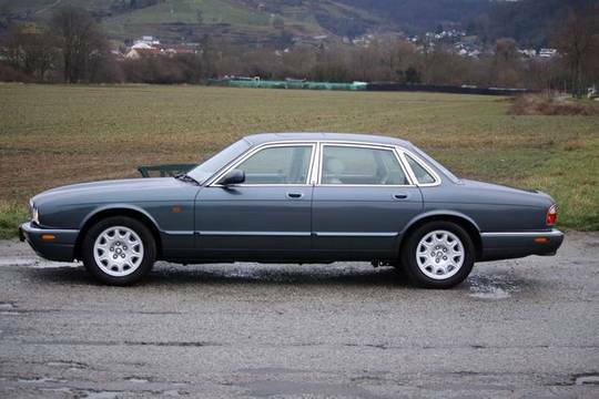Jaguar XJ 4.0 Sovereign 3 Jahre Garantie aus 1.Hand