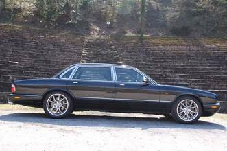 Thumbnail von Jaguar Daimler Super V8 versione lunga 3 anni di garanzia