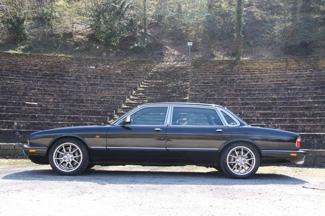 Thumbnail von Jaguar Daimler Super V8 Langversion  3 Jahre Garantie