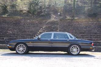 Thumbnail von Jaguar Daimler Super V8 versione lunga 3 anni di garanzia
