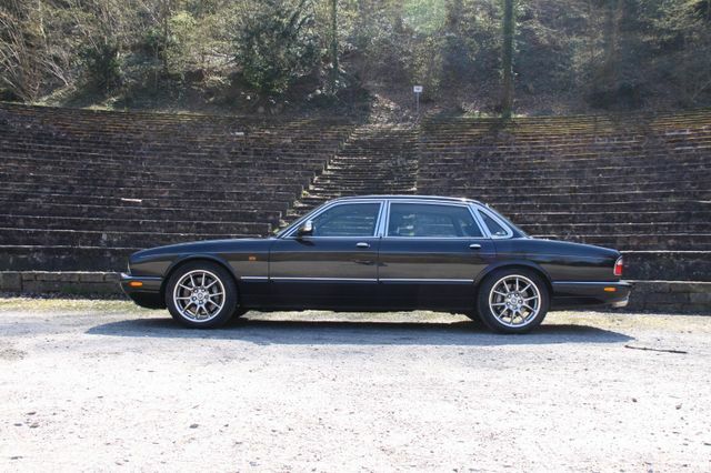Thumbnail von Jaguar Daimler Super V8 Langversion  3 Jahre Garantie