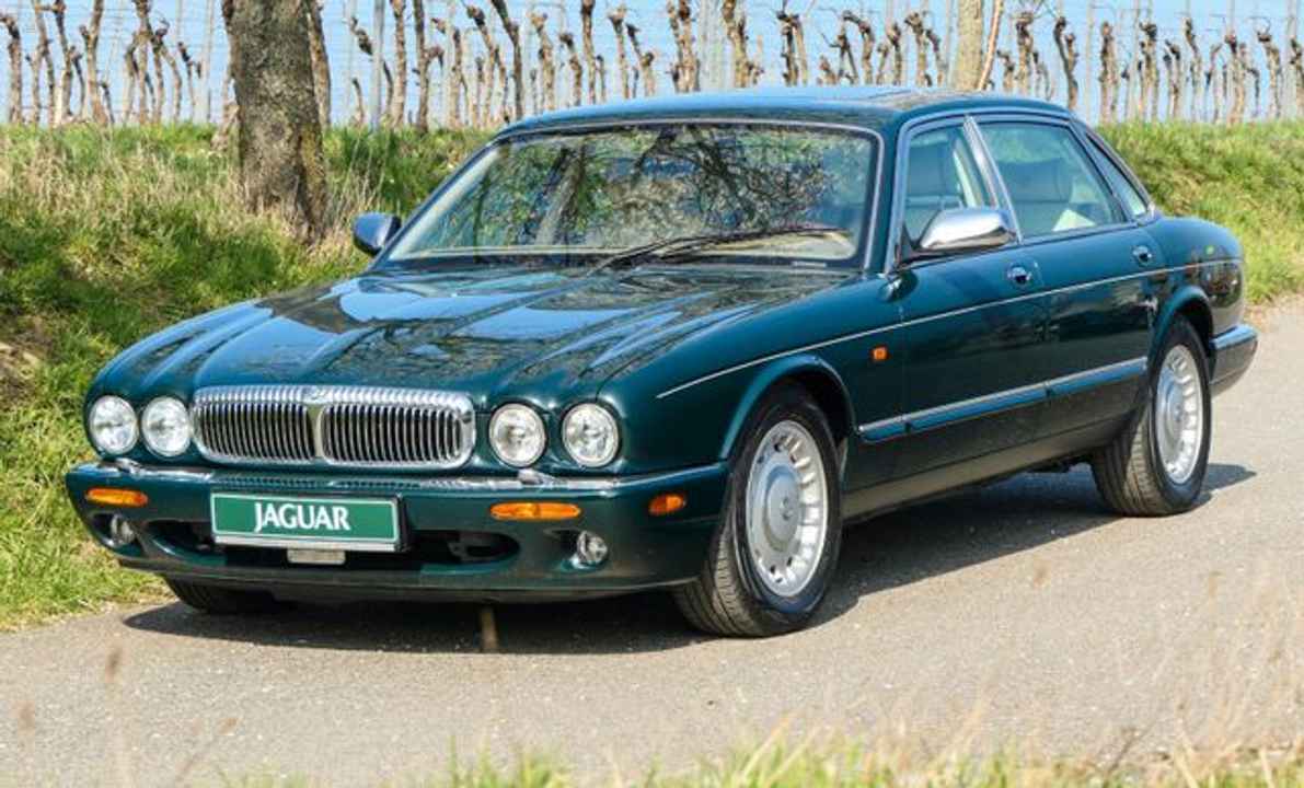 Jaguar Daimler V8 dlouhá verze 3 roky záruka