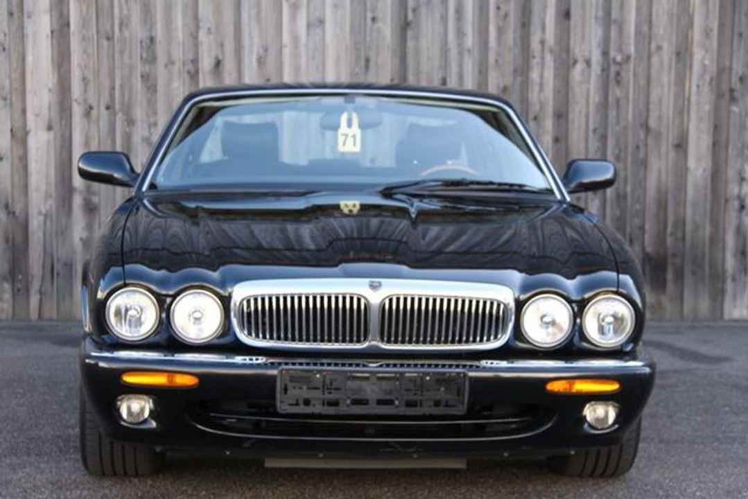 Jaguar XJ 4.0 Sovereign 3 Years Warranty