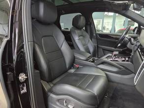 Thumbnail von Porsche Porsche Cayenne/Reverse camera/Pano/air suspension/*480€