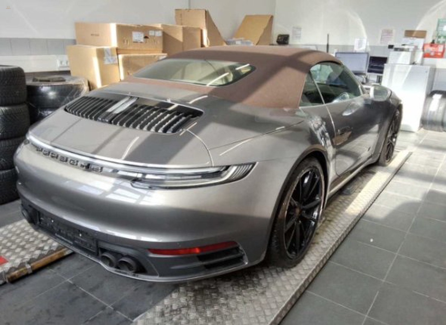 Thumbnail von Porsche 992 Carrera 4 Cabriolet
