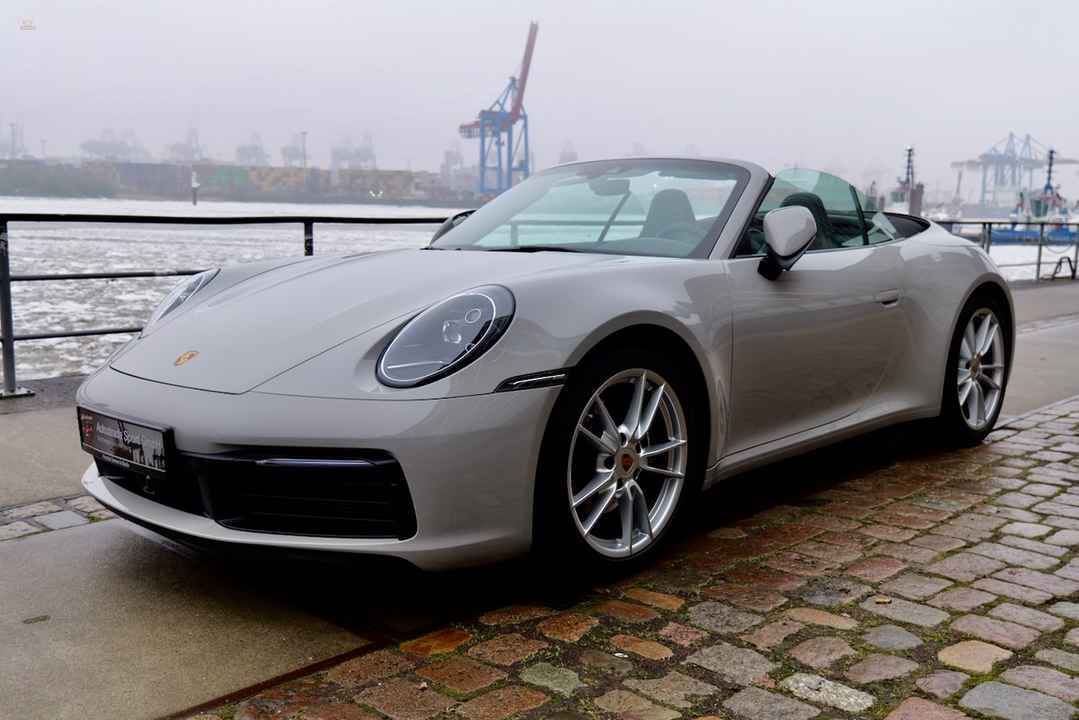 Porsche 992 Carrera 4 Cabriolet Sportsitze BOSE