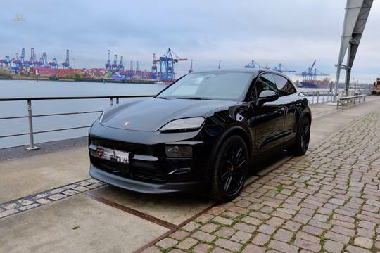Porsche Macan Electric 4