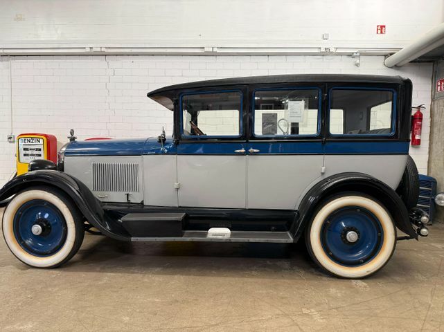 Other Others Paige 6-75 Top restauriert