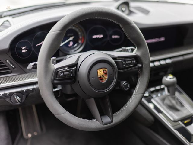 Thumbnail von Porsche 992 GT3 in chalk, full bucket seats, carbon, lift