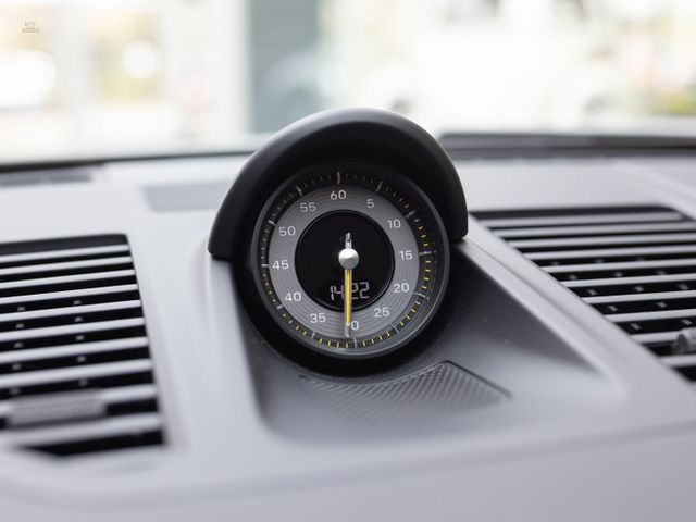 Thumbnail von Porsche 992 GT3 in chalk, full bucket seats, carbon, lift