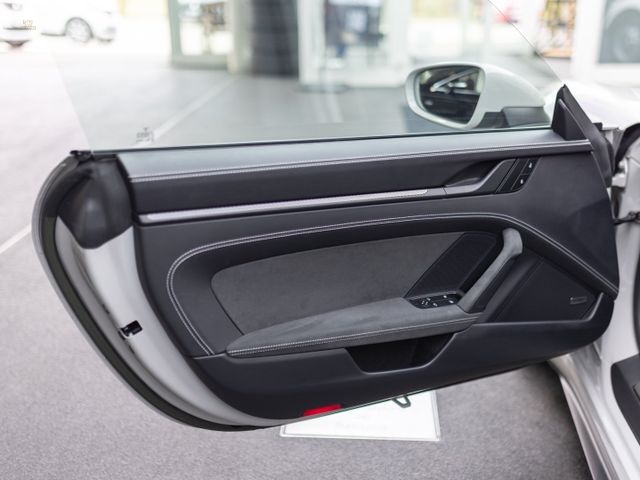 Thumbnail von Porsche 992 GT3 in chalk, full bucket seats, carbon, lift