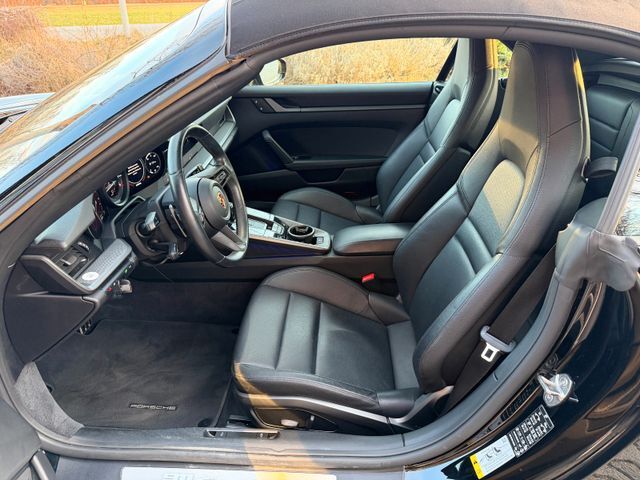 Thumbnail von Porsche 992 Carrera 4 Cabriolet - 1. majitel - 20 tisíc km