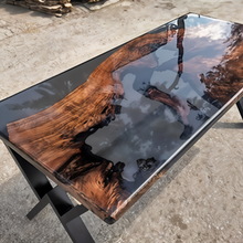 Thumbnail von Na míru vyrobený stůl tiché elegance, bez kompromisů v kvalitě a nadčasové přítomnosti.