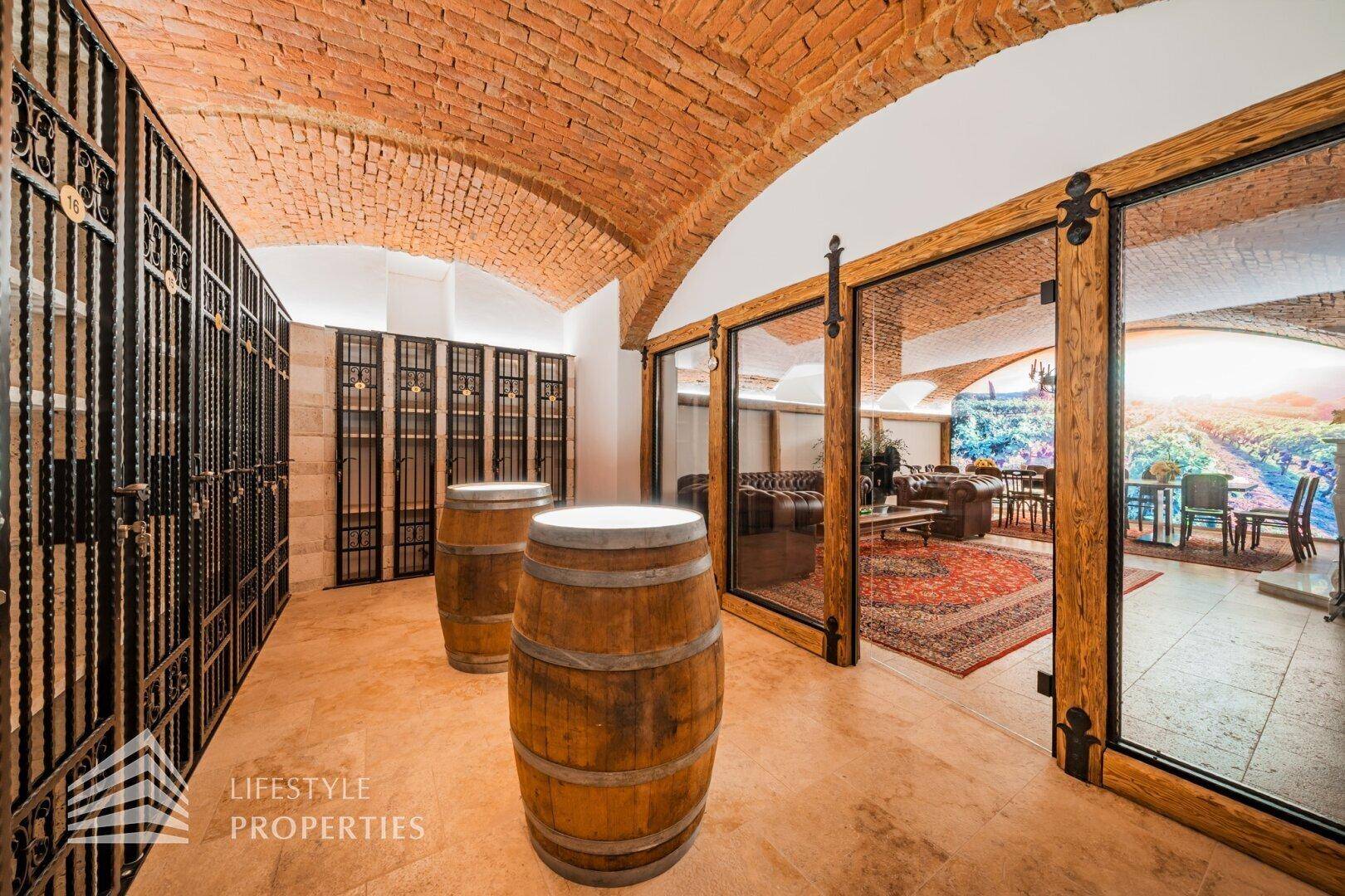 Thumbnail von Einzigartiger vollausgestatteter Weinkeller in einem generalsanierten Jahrhundertwendehaus