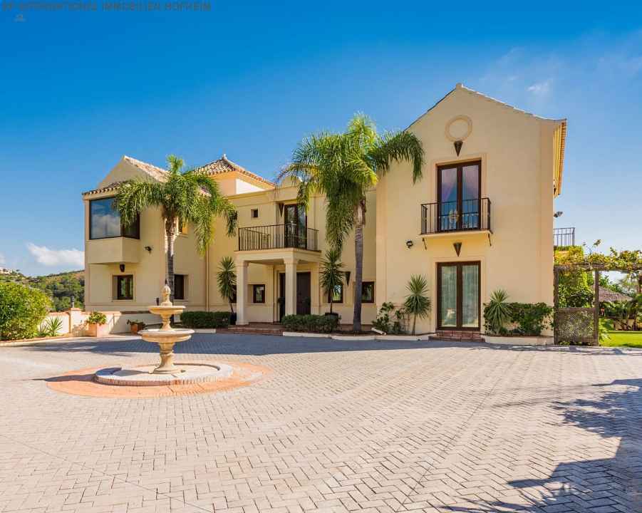 ***VILLA IN MONTE MAYOR, BENAHAVIS***