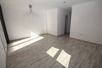 Thumbnail von ***Stadthaus in ausgezeichneter Lage, 3 Schlafzimmer, 2 Badezimmer, große Küche, Innenhof, Parkplatz etc.***