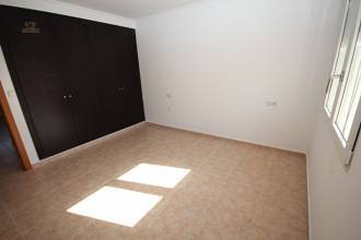 Thumbnail von ***Stadthaus in ausgezeichneter Lage, 3 Schlafzimmer, 2 Badezimmer, große Küche, Innenhof, Parkplatz etc.***