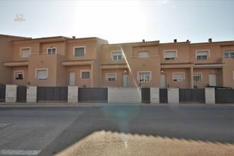 Thumbnail von ***Stadthaus in ausgezeichneter Lage, 3 Schlafzimmer, 2 Badezimmer, große Küche, Innenhof, Parkplatz etc.***