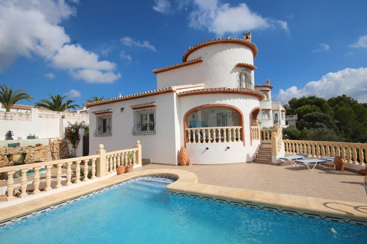 ***Bei Denia - Schöne Villa mit herrlicher Fernsicht in die Berge, 3 Schlafzimmer, 2 Bäder, ZH, Wintergarten, Kaminofen etc.***