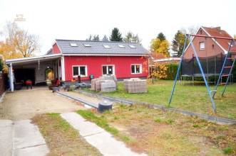 Thumbnail von Familiendomizil mit Nebengelass und tollem Garten