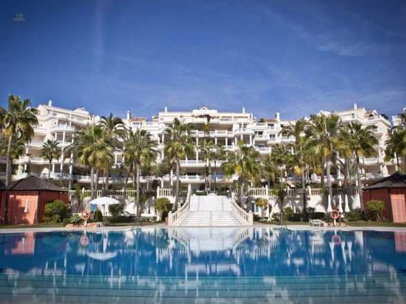 Luxus-Wohnung in New Golden Mile R2279477 