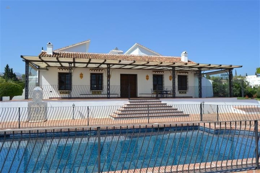 Luxus-Villa in El Rosario R2446877