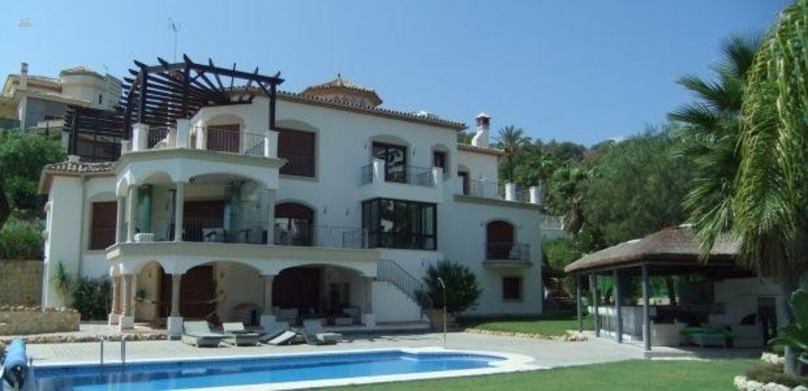 Luxus-Villa in Benahavis R1915067 