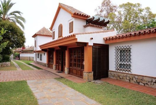 Luxus-Villa in Cortijo Blanco R2762852 