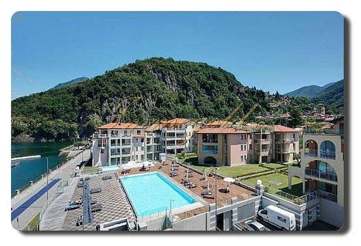 Immogold, chice drei Zimmer Wohnung mit großer Terrasse