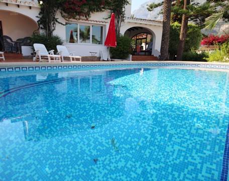 ***Villa in Denia, Montgo Bereich, 3 Schlafzimmer, 3 Bäder, Panoramablick, Schwimmbad, Carport, Wintersonne etc.***