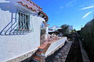 Thumbnail von ***Entzückende kleine Villa mit Pool - 2 SZ, 2 BZ, nur 300 m vom Strand***