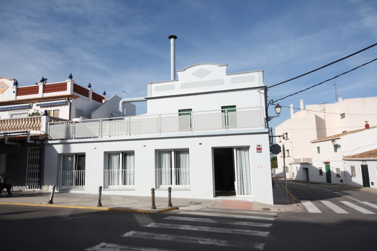 ***Neuwertiges Restaurant mit eigener Wohnung in guter Lage von Denia***