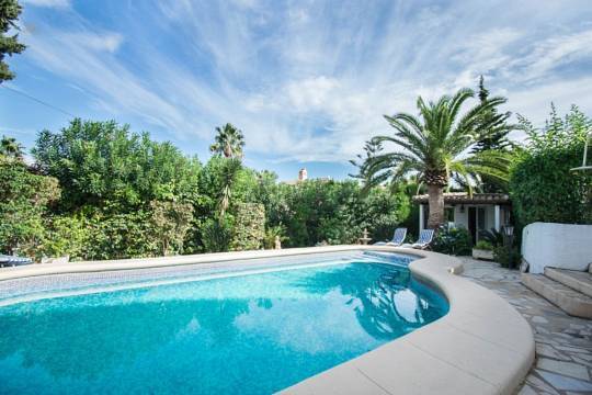 ***Schöne 4 Schlafzimmervilla mit Meerblick, Pool, Garage und Sauna in Denia***