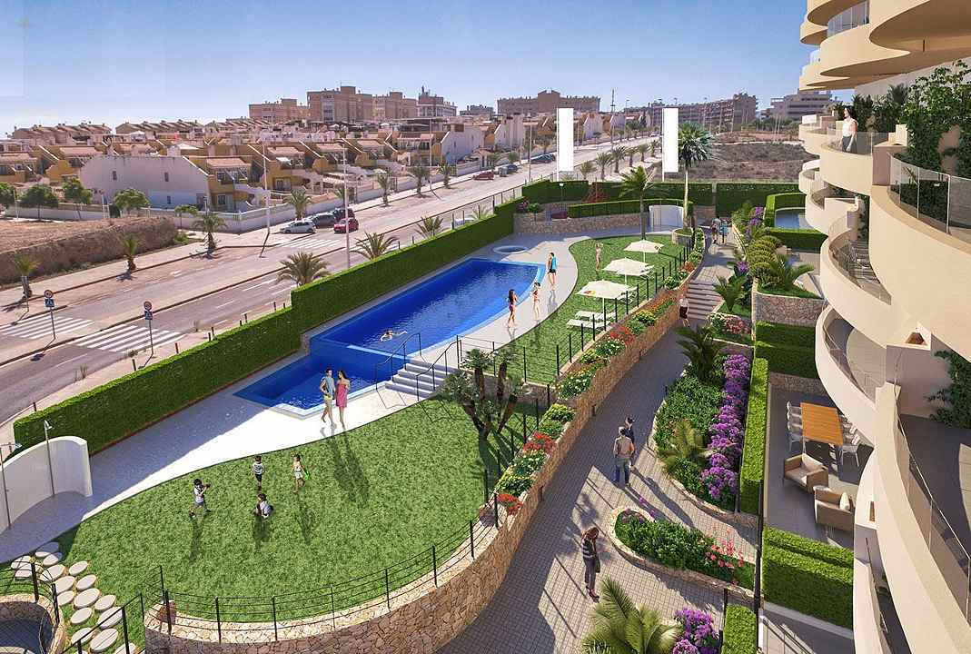 ***Komfortable Wohnungen mit 3 Schlafzimmern und Gemeinschaftspool nur 600 m vom wunderschönen Sandstrand***