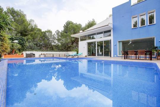 ***Sehr originelle und besondere  Villa in Pedreguer am Fusse von La Sella mit separatem Gästehaus und Meerblick***