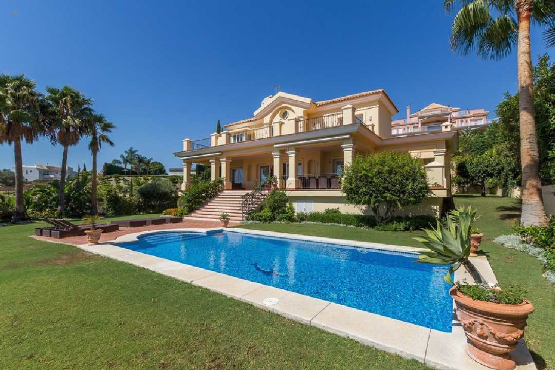 Luxus-Villa in Los Flamongos R2763950 