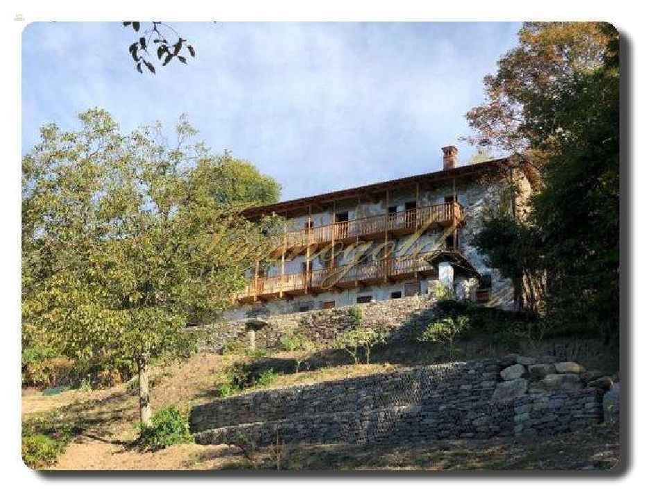 Teilrenoviertes Landhaus zum fertigstellen