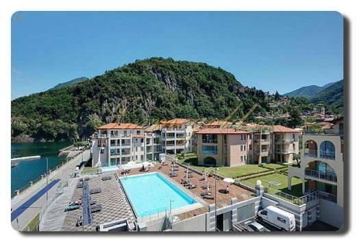 Immogold aparte, moderne vier Zimmer Wohnung direkt am Seeblick