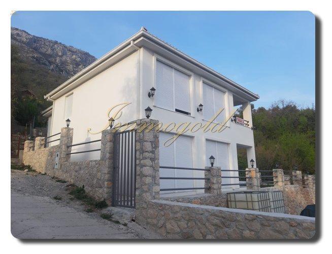 Neubau in toller Lage mit Meerblick und Pool