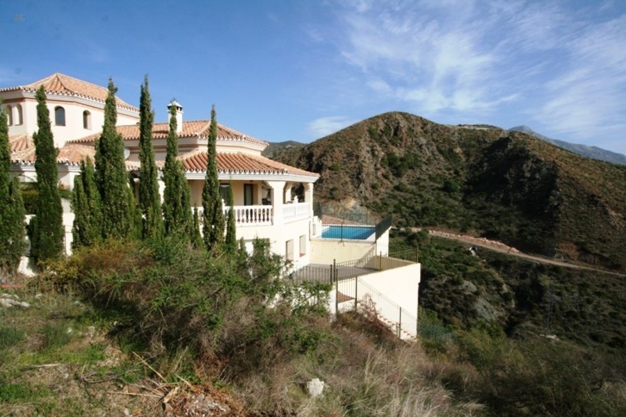 Luxus-Villa in La Quinta R2753332