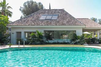 Thumbnail von Luxus-Villa in Los Monteros R2697371