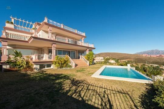 Luxus-Villa in Los Flamingos R2421866